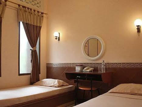 Patria Garden Hotel Blitar Exterior foto